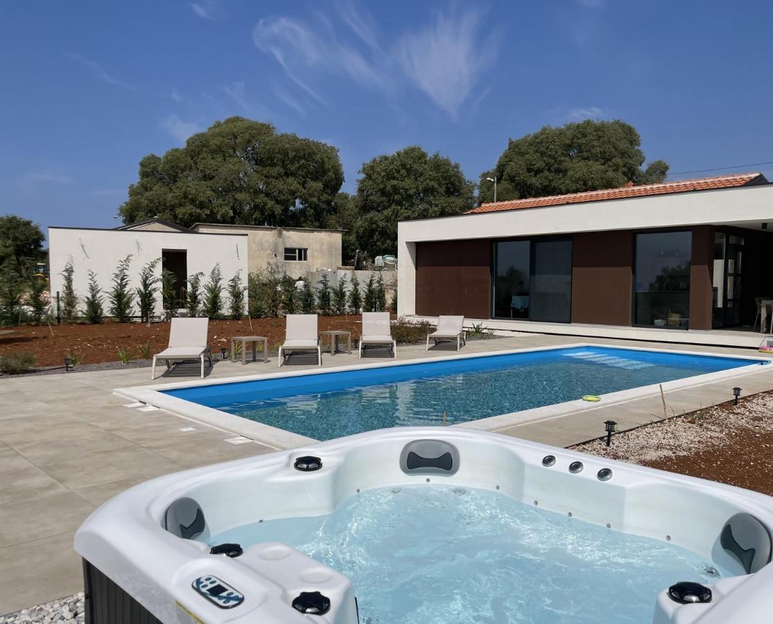 Villa Moderna San Lorenzo Orbanici Экстерьер фото